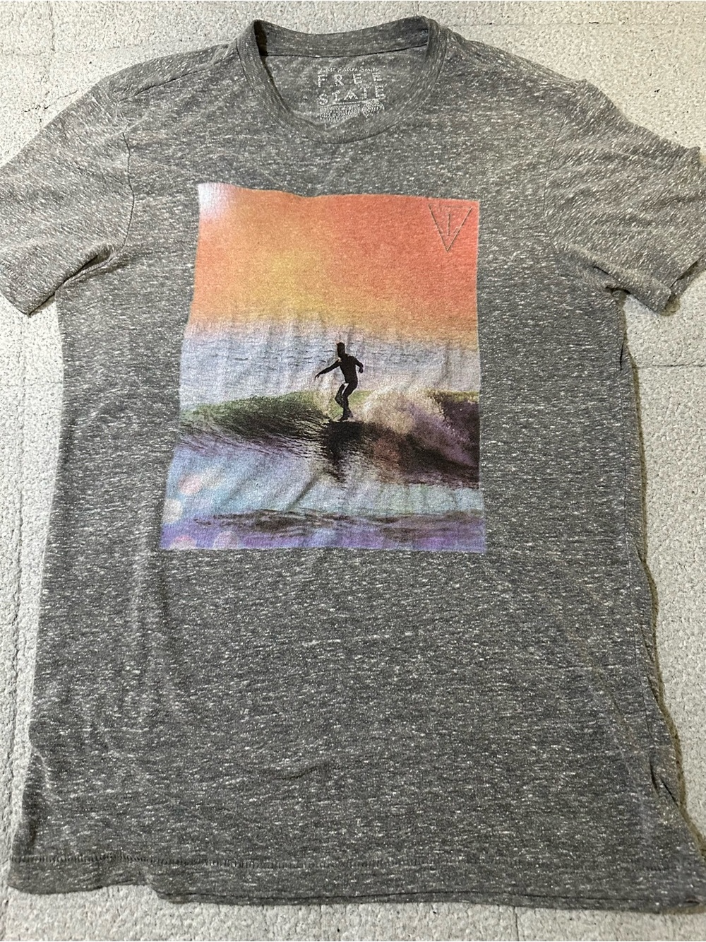 Aeropostale Gray Surfer Graphic T-Shirt